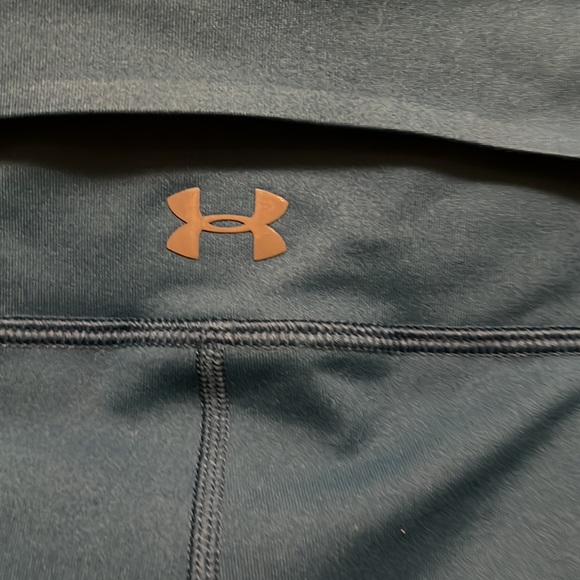 Armour Athletic Leggings/ Exercise / Running
Pants in Teal with a Colorful Panel - Picture 12 of 16